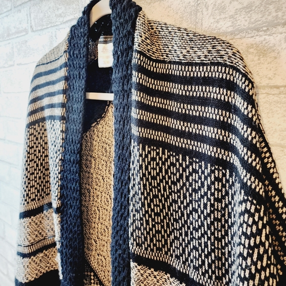 BCBG MaxAzria Knit Poncho - Picture 7 of 9